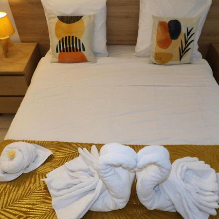 Le Cosy Wiener *Paris*Gare A 300 M*Disneyland* 샹-쉬르-마른 외부 사진