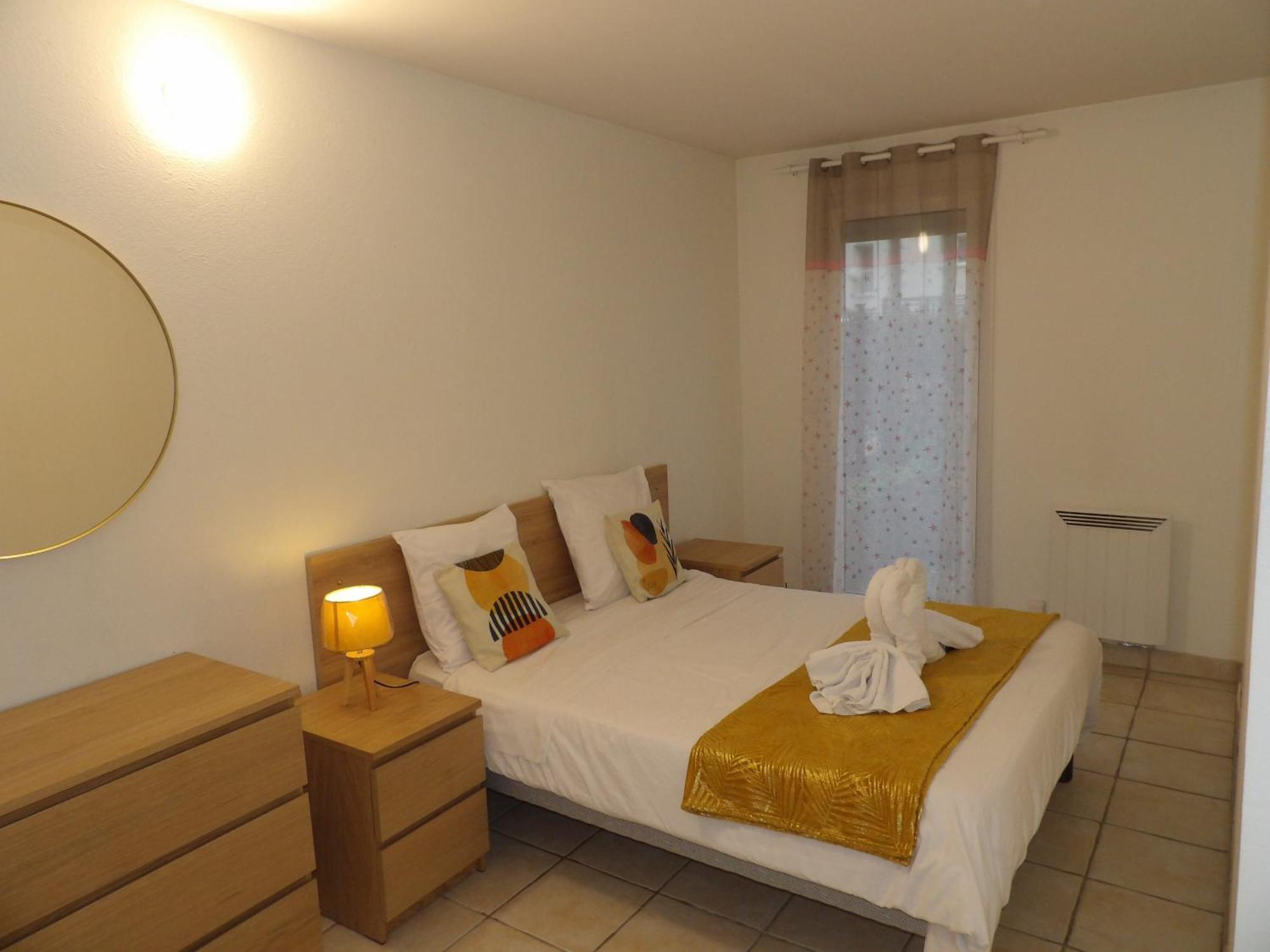 Le Cosy Wiener *Paris*Gare A 300 M*Disneyland* 샹-쉬르-마른 외부 사진