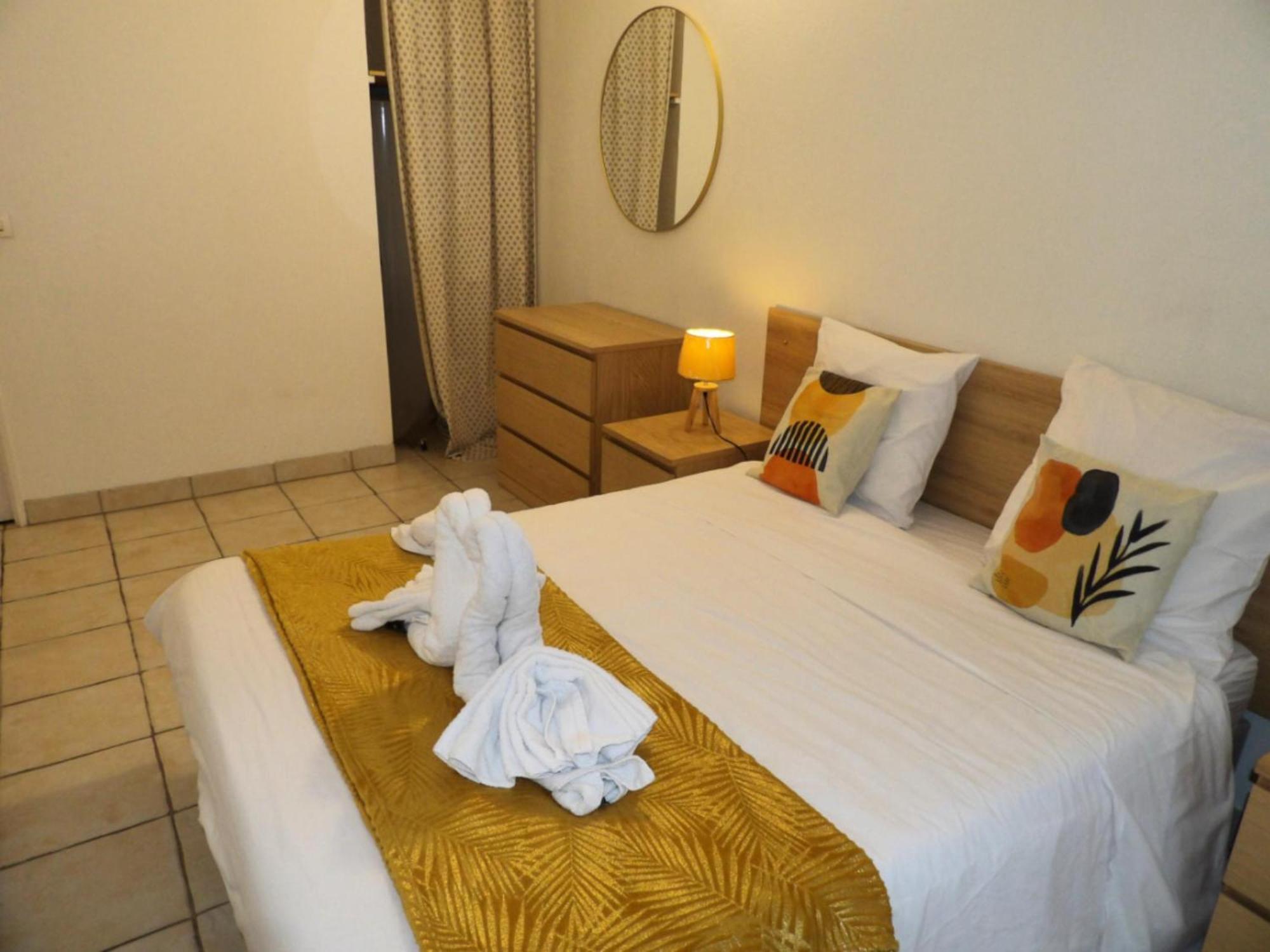 Le Cosy Wiener *Paris*Gare A 300 M*Disneyland* 샹-쉬르-마른 외부 사진